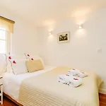 Rent4Rest Bairro Alto Charming 1Bd Apartment