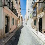 Rent4Rest Bairro Alto Charming 1Bd Apartment