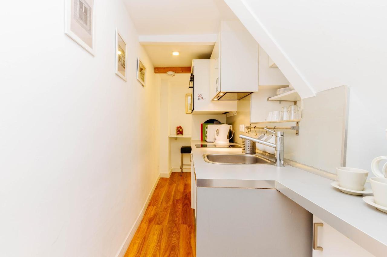 Rent4rest Bairro Alto Charming 1bd *